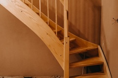 Dubové schody z masivního dřeva - jasan